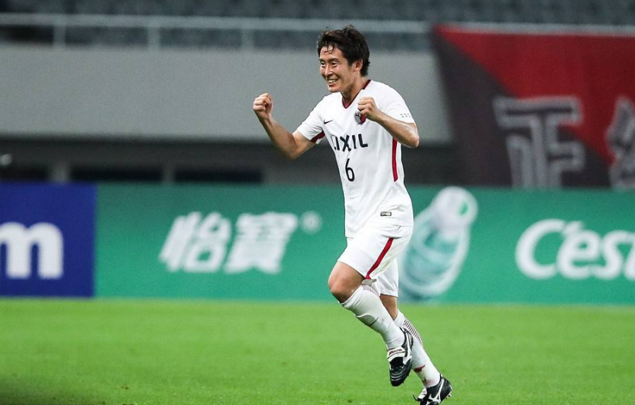 NG娱乐-莱万多夫斯基在FPX比赛中出色防守,惊险取胜引发热议!的简单介绍